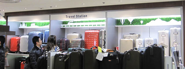 2011suitcase_3